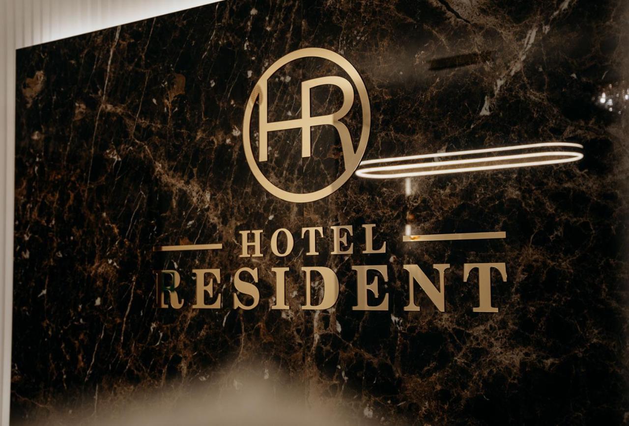 Hotel Resident Nowa Sarzyna Bagian luar foto